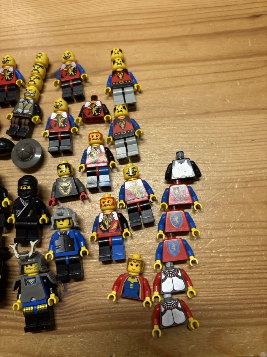 Lego Statuette: Lego Castle Figuren – Usato da Kriens venduto da Godier 1
