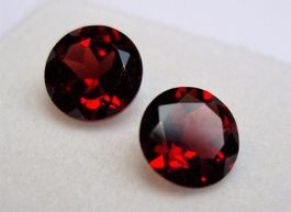 GRENAT ALMANDIN 4 mm / 0.34 ct pièce