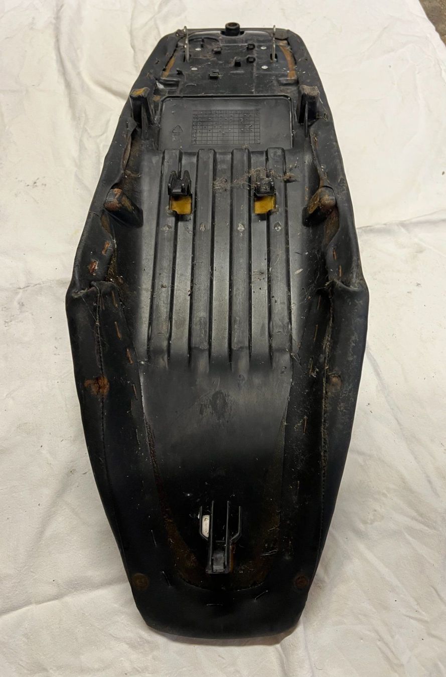 Yamaha Tutti i ricambio per moto: Yamaha DT50X Sitzbank original – Usato da Wangen SZ venduto da DCIT 1