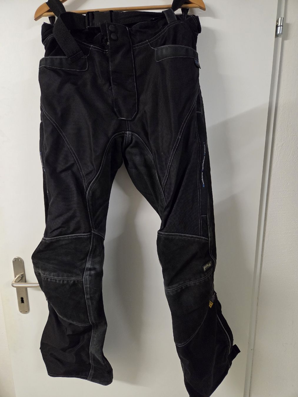 Costumes, combinaisons de sport et fonctionnelles: MOHAWK- Textiljacke und -hose – D'occasion à Eglisau par Dabu7 3