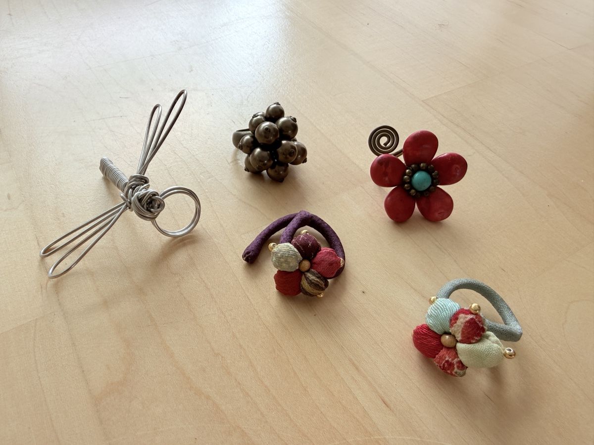 Bagues: Assorted Adjustable Rings - Funky Spring/Summer Jewelry! – D'occasion à Cham par cec_b78y