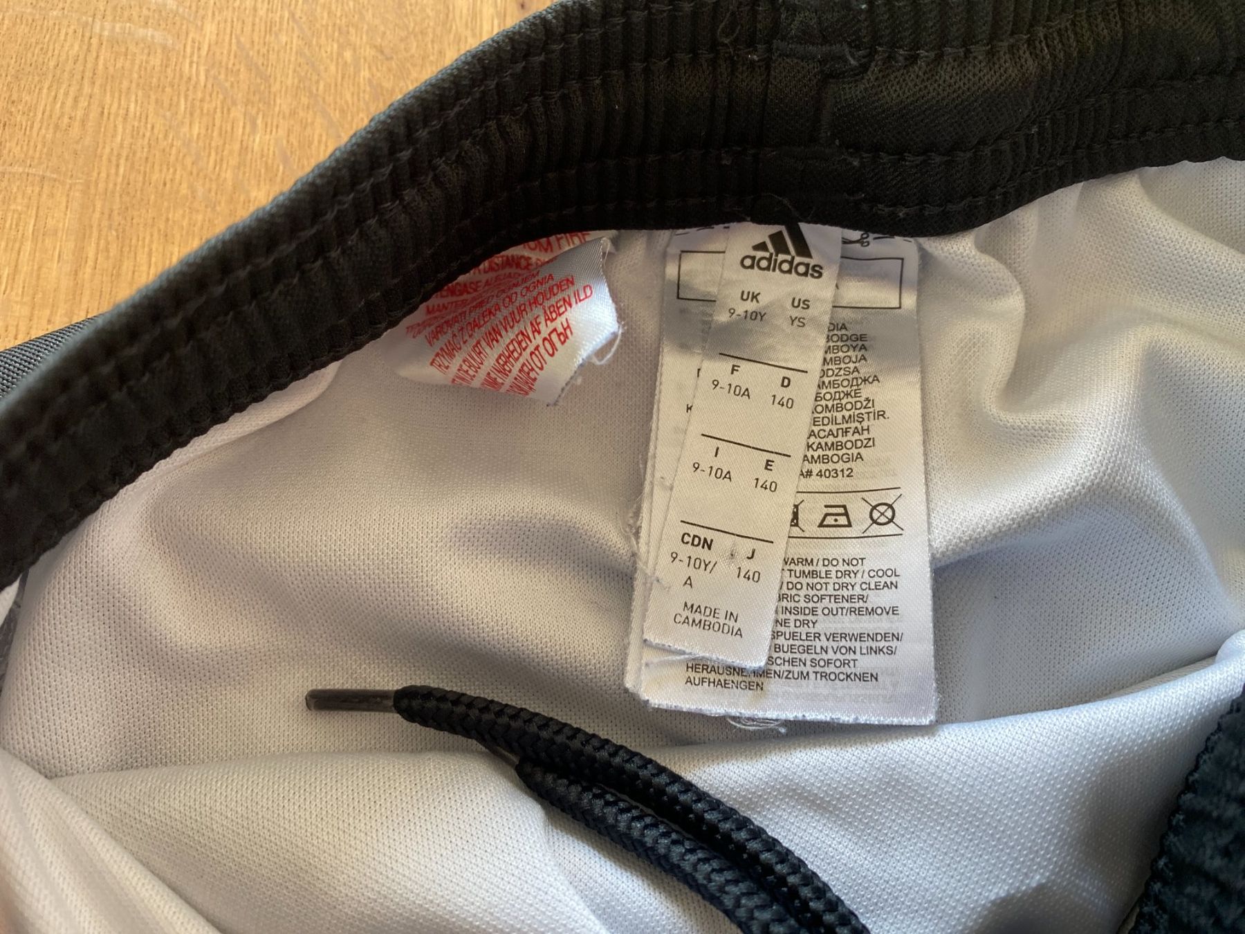 Adidas Pantaloni: Sporthose, Adidas,  Gr. 140 – Usato da Oberkirch LU venduto da HubRen 1