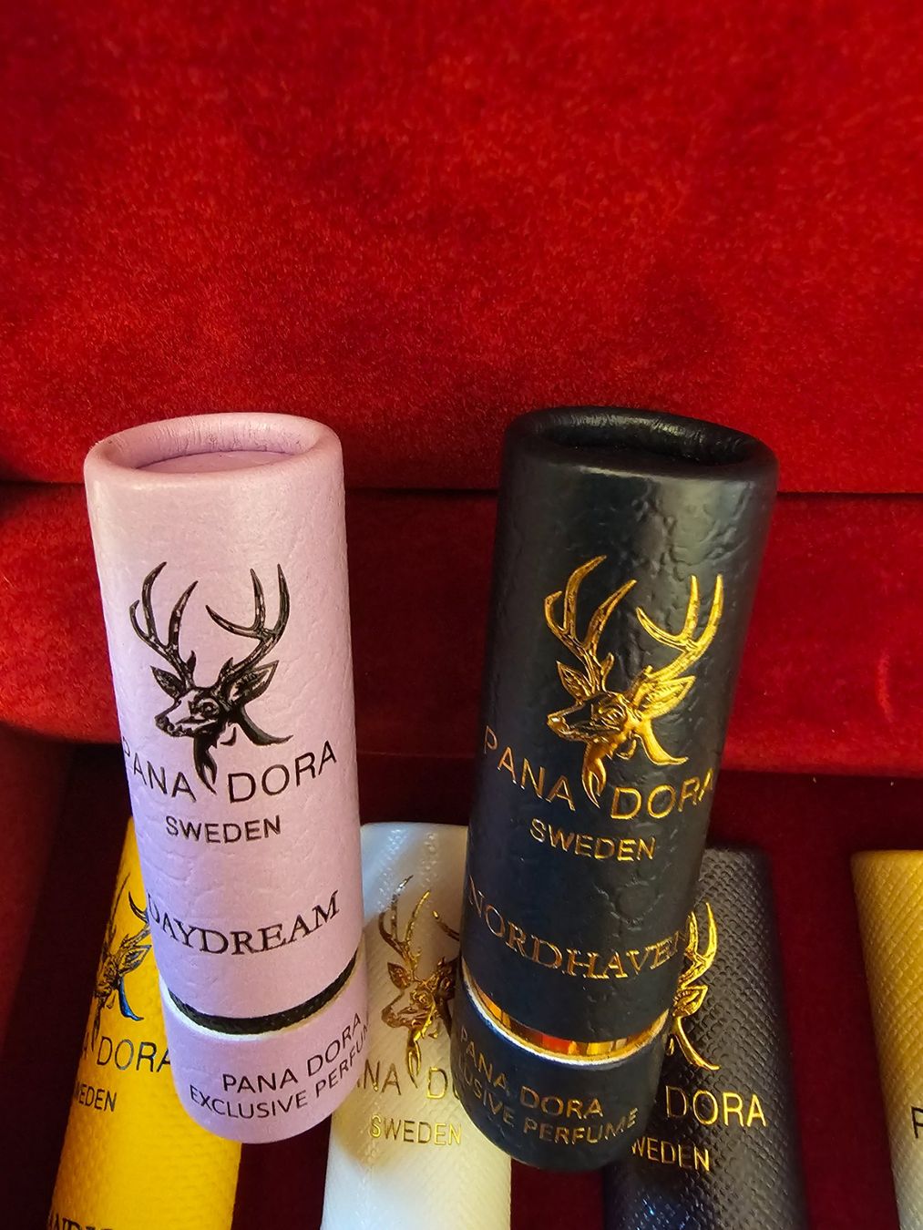 Pana Dora Profumi & Eau de Toilette: Pana Dora Sweden Parfüm Set – Usato da Gurmels venduto da Bluebaer25 2