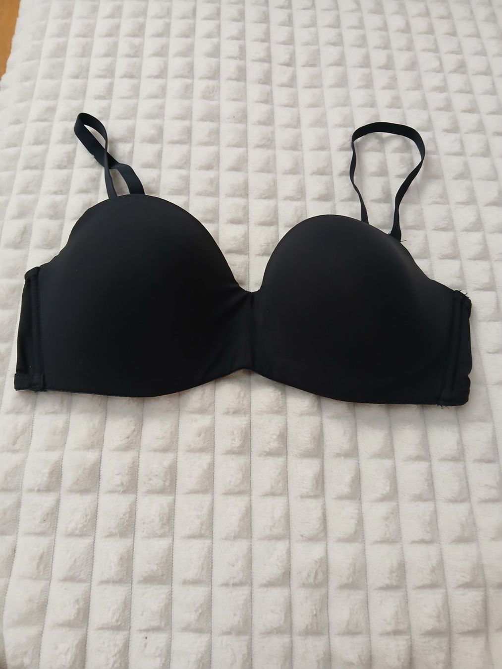 Altra biancheria intima: 4 Damen BHs Grösse 85B Spitze neuwertig – Nuovo (secondo la descrizione) da Glattbrugg venduto da fin_66d8 3