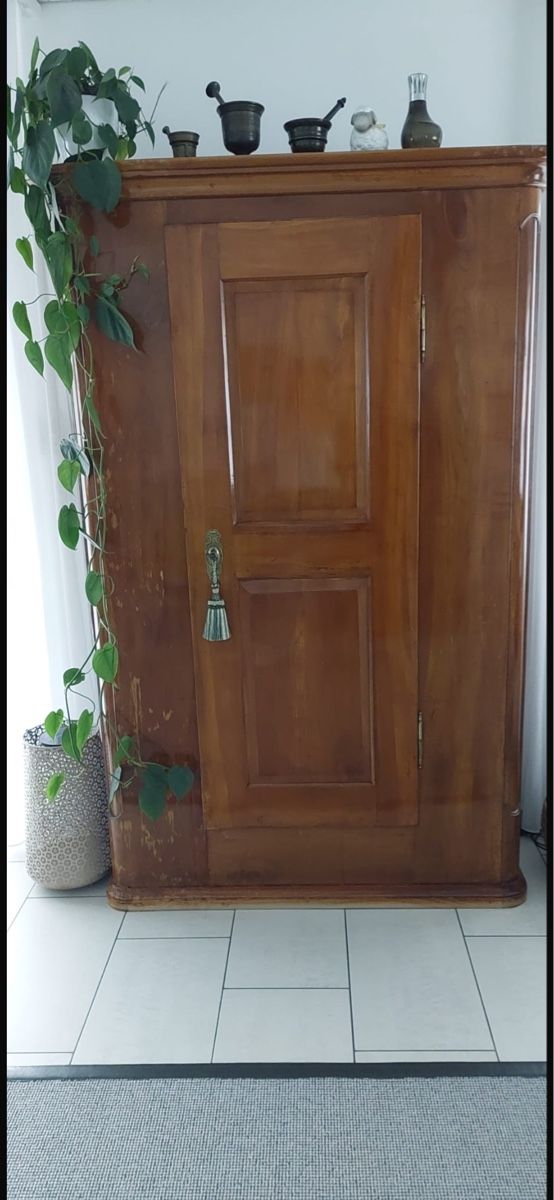 Armoires: Holzschrank – D'occasion à Bern par sae_2m9h