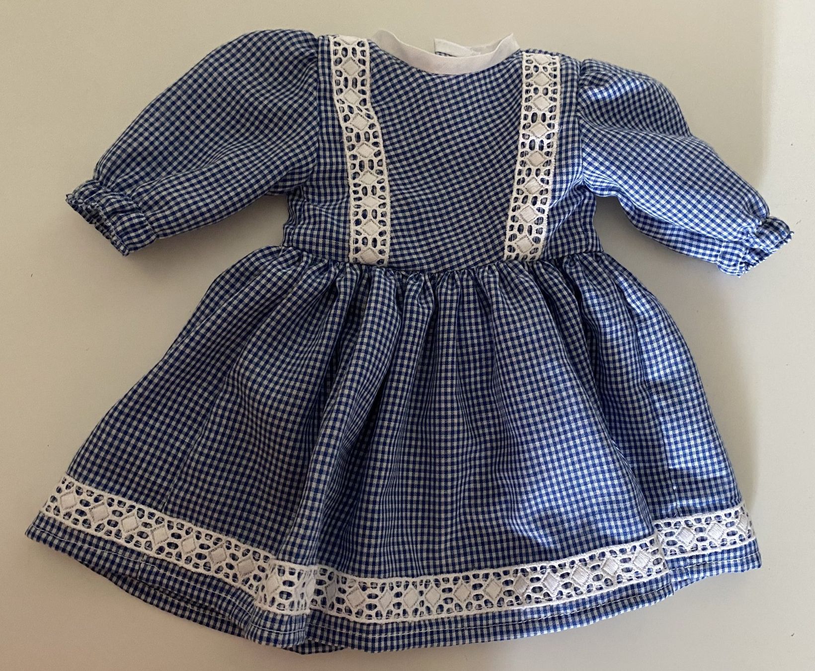 Puppen: Puppenkleid – Neu (gemäss Beschreibung) aus Rheinfelden von Tigerlilli