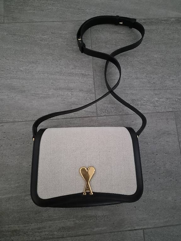 Taschen für Damen: Ami Paris Tasche – Neu (gemäss Beschreibung) aus Effretikon von spennell