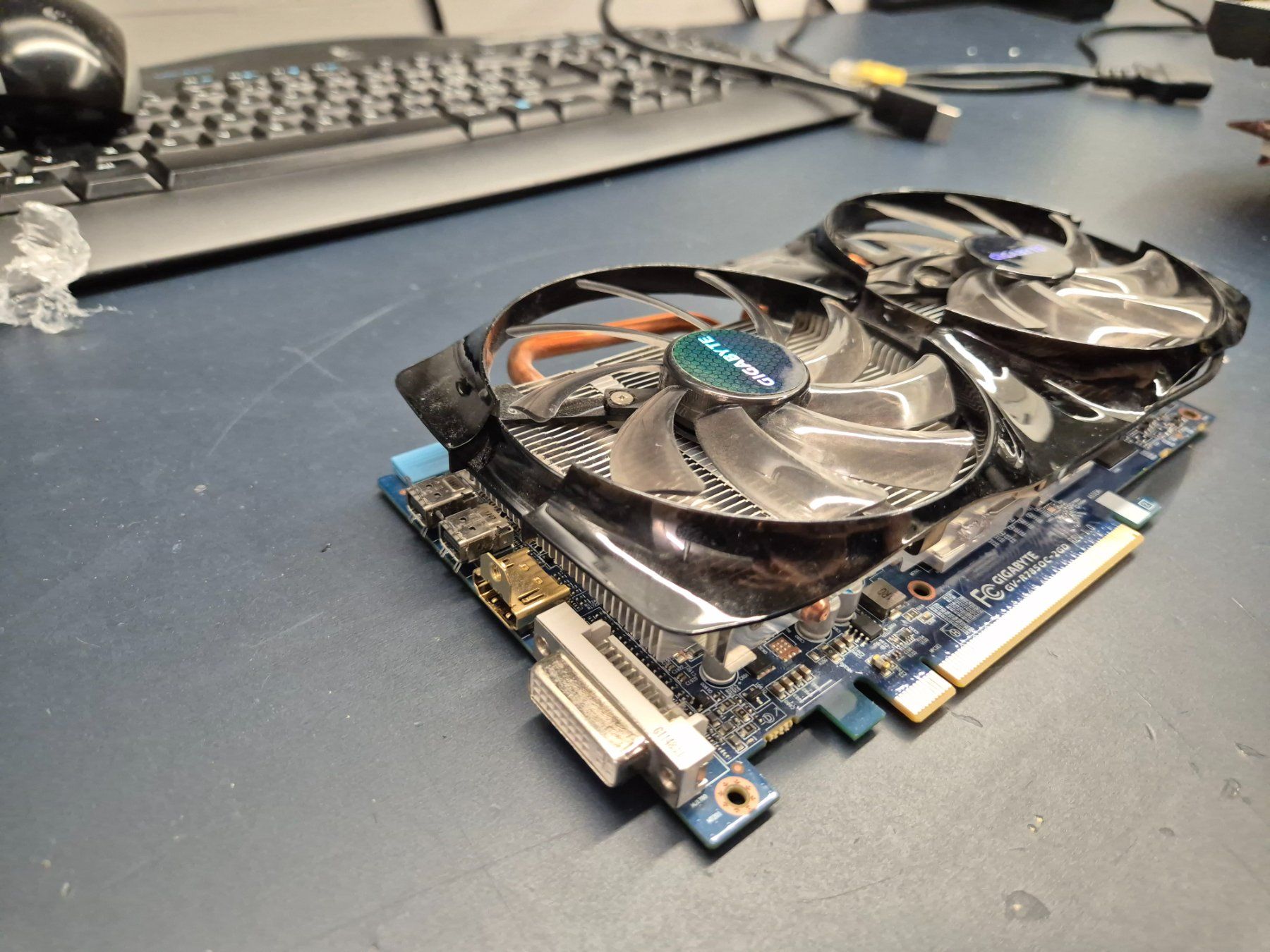 Schede grafiche: Gigabyte Radeon HD 7850 2GB – Difettoso da Altdorf UR venduto da F_abio 1