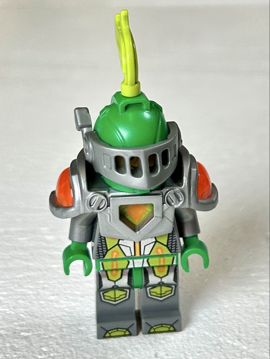Lego Statuette: LEGO Nexo Knights Minifigur - Aaron Fox – Nuovo (secondo la descrizione) da Burgdorf venduto da Littlebricksplanet