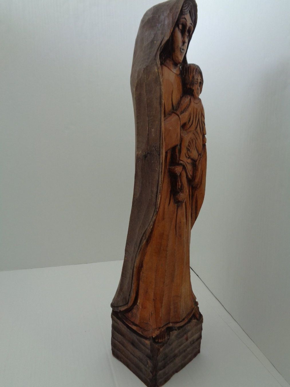 Skulpturen & Statuen: Maria mit Kind geschnitzt aus Holz 52cm. – Gebraucht aus Chur von omonia 1