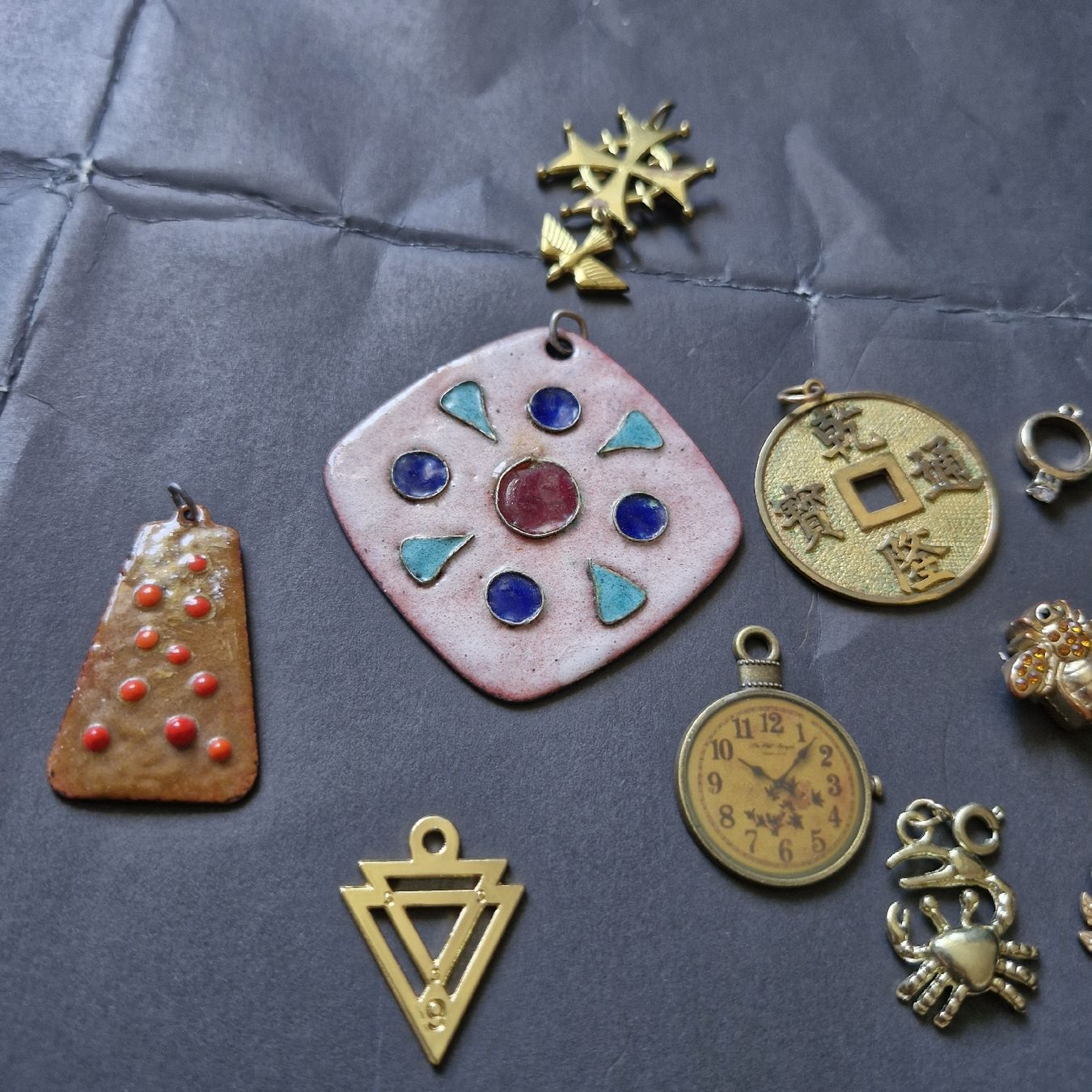 Altri gioielli: lot de pendentifs dorés – Usato da Neuchâtel venduto da yas_zdb7 2