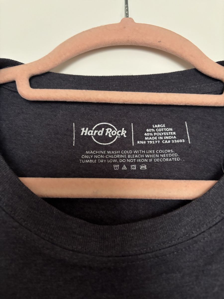 Hard Rock Cafe T-shirt: Hard Rock Cafe Dubai Shirt, – Nuovo (secondo la descrizione) da Rechthalten venduto da Stephi_03 2