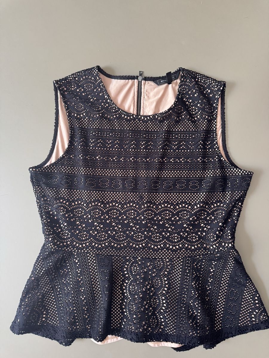 Camicette: BCBGMAXAZRIA Lace Peplum Top Black Size L – Usato da Zürich venduto da alieacelina