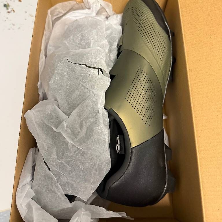 Chaussures femmes: Veloschuhe neu – Neuf avec emballage d'origine à Wolfhausen par Orchidee2023