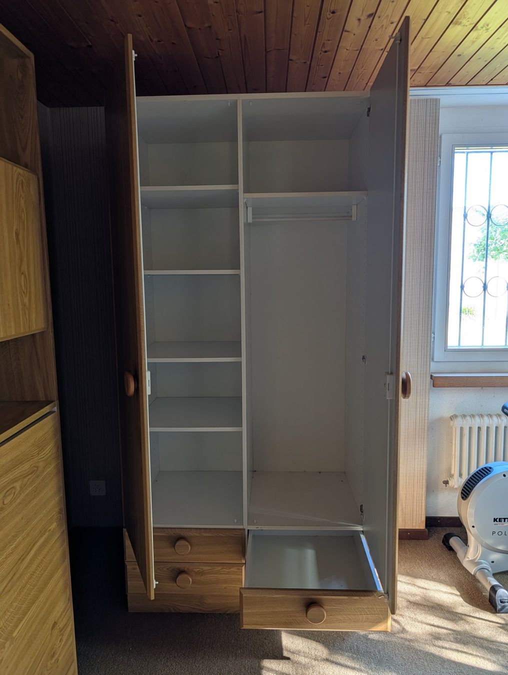 Armadi: Kleiderschrank in Holzoptik mit Schubladen – Usato da Ennetaach venduto da D0zz3r 1