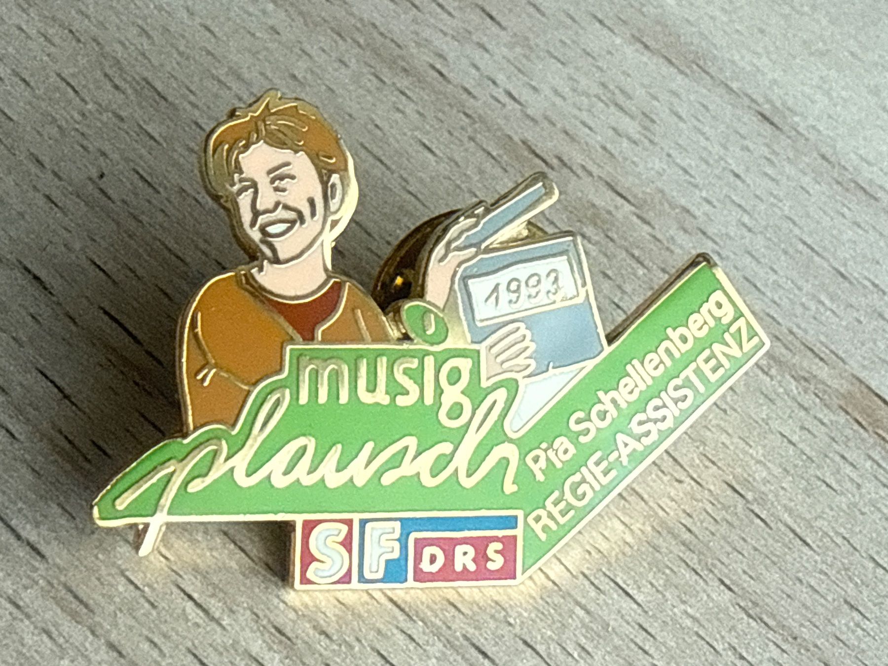 Placchette & Badge: Pin "Musig Plausch" SF DRS 1993, – Usato da Glattbrugg venduto da Schweigmatt