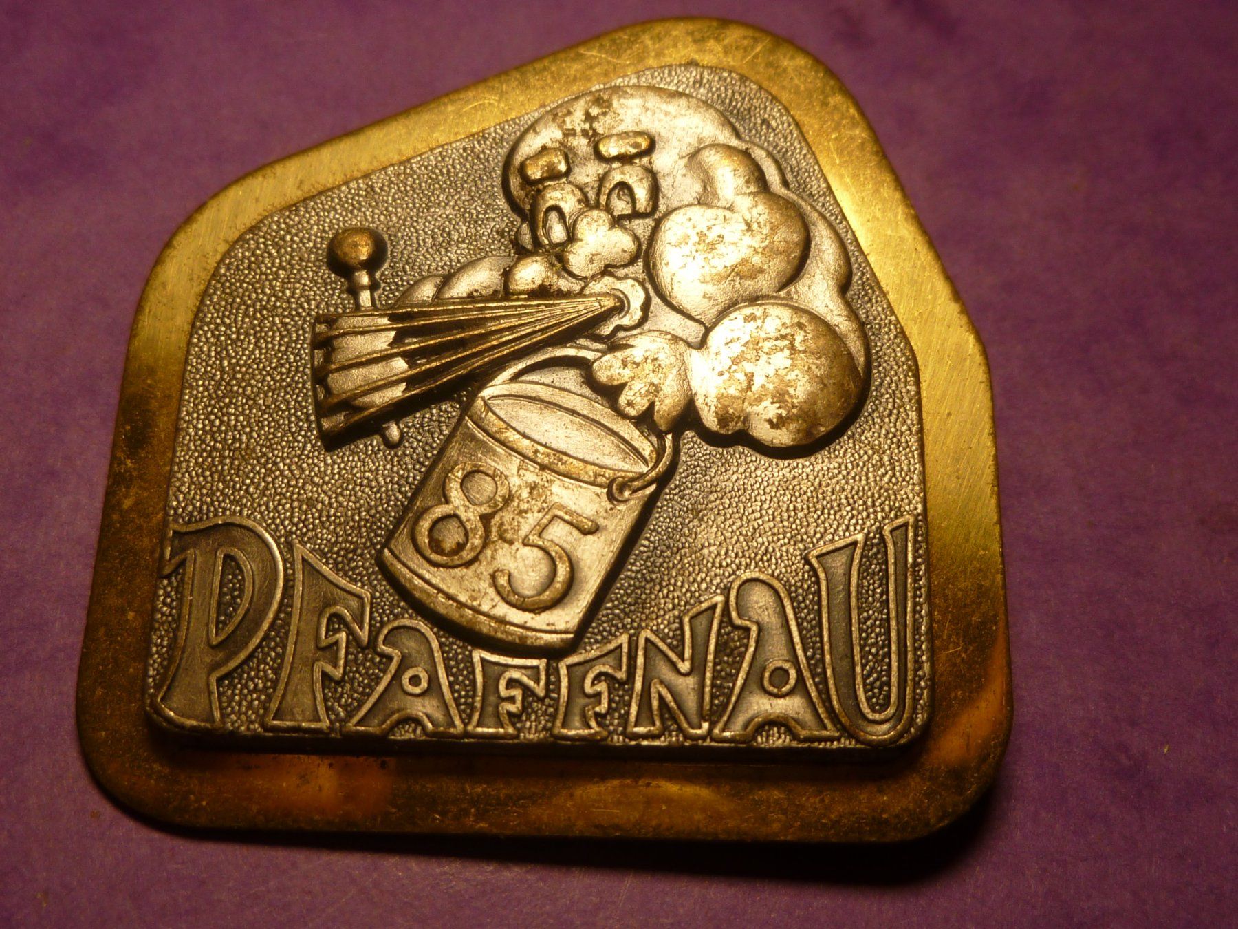 Plaquettes & Badges: PFAFFNAU 1985 GOLD – D'occasion à Ried (Muotathal) par Mandarin02