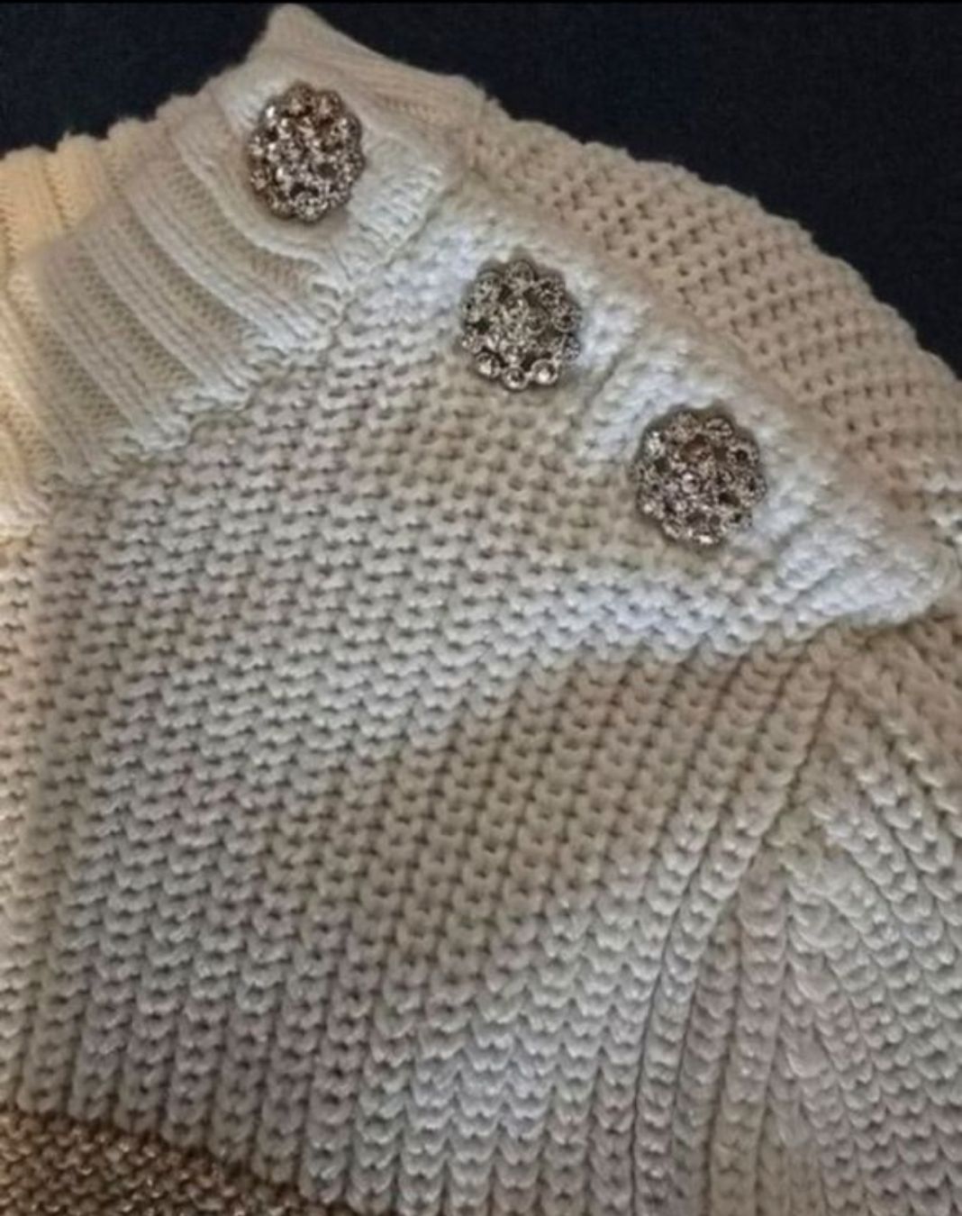 Morgan Maglioni & Felpe: Gemütlicher Pullover Morgan, Gr. XS mit Glitzerknöpfen – Usato da Zug venduto da matomic85 1