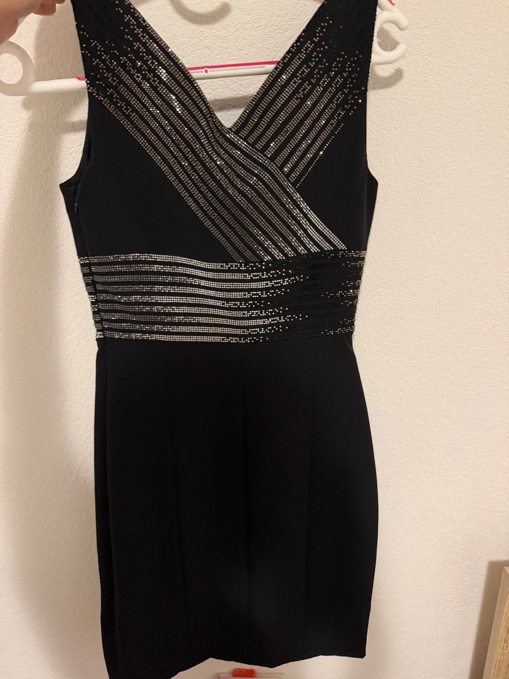 Versace Vestiti: Robe Versace Collection noire ornée de sequins taille S – Usato da Villeneuve VD venduto da jxste_dani 2