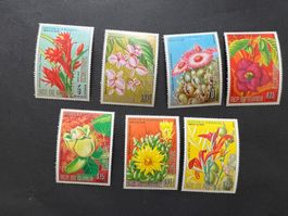 Equatorial Guinea 1974 - Protected Flowers2  ** Super (E465)