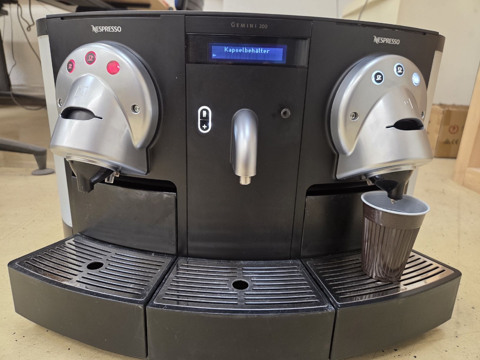 Macchine per caffè & Macchine per espresso: Nespresso Gemini 200 – Usato da Montlingen venduto da Martin_Massa