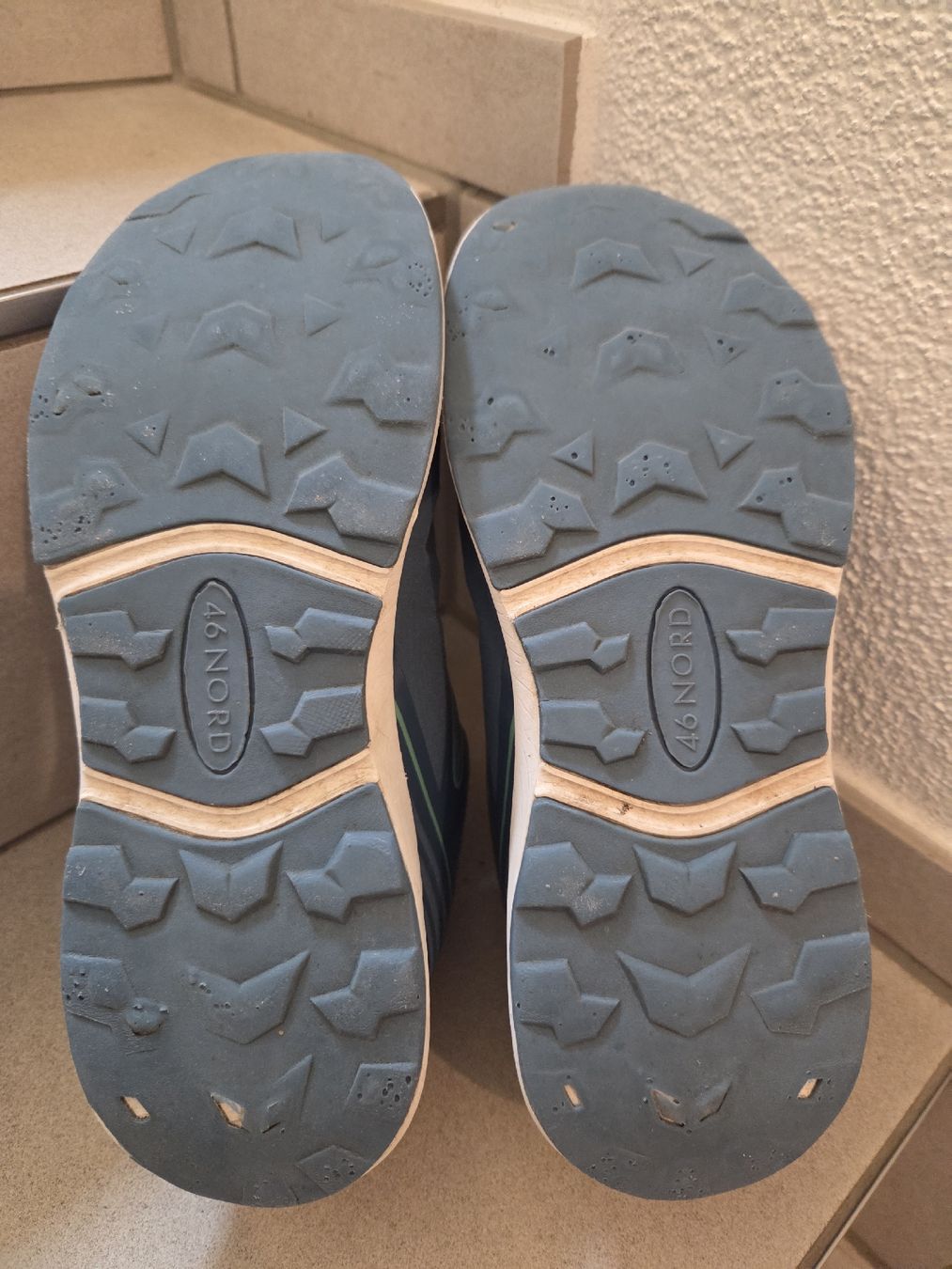 46 Nord Scarpe per ragazze: 46 Nord Trekkingschuh Gr 37 – Usato da Schlierbach venduto da smeralda1313 3
