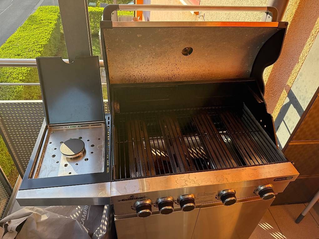 Griglie: Gasgrill 4 Brenner + Kochfeld – Usato da Urdorf venduto da krivic.li 1