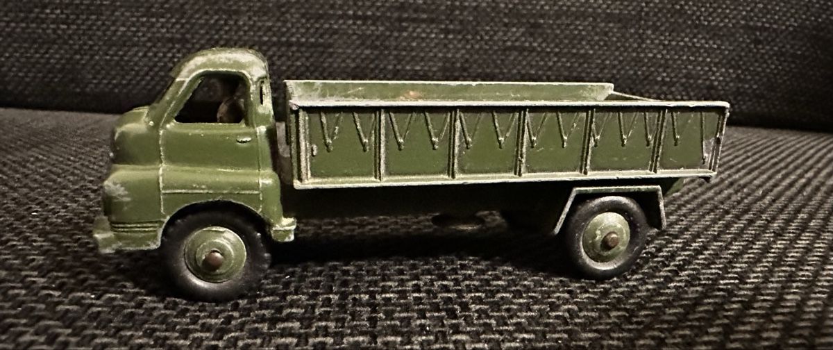 Dinky Toys Modellini d'auto: Dinky Toys Militär Army Wagon – Usato da affoltern am albis venduto da bakee 1