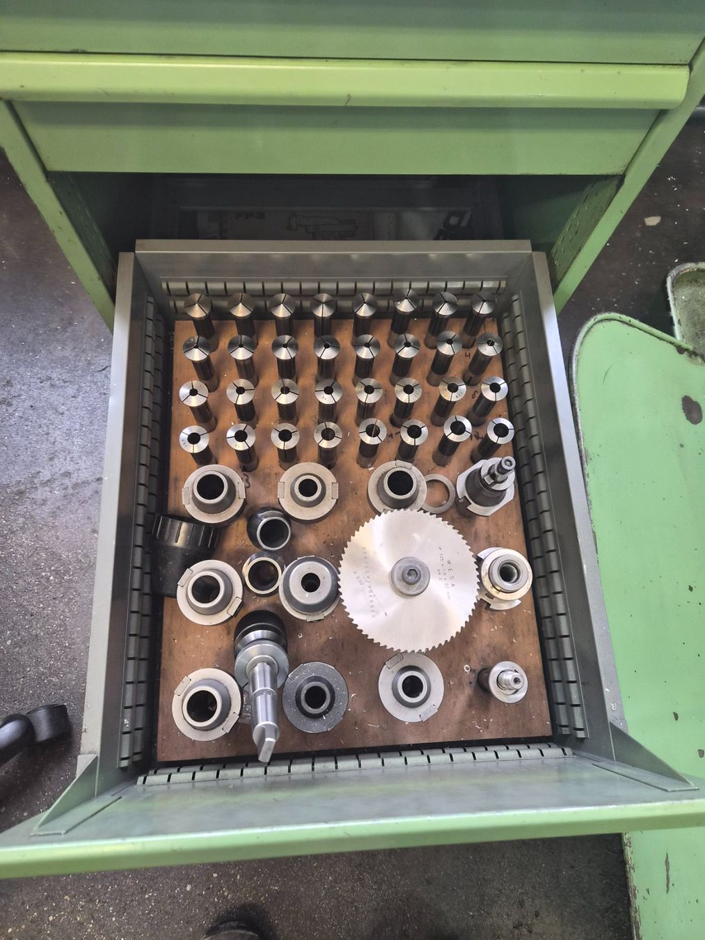Tutte le macchine: Fraiseuse conventionnelle DECKEL FP3 – Usato da La Chaux-de-Fonds venduto da Bretelle 6