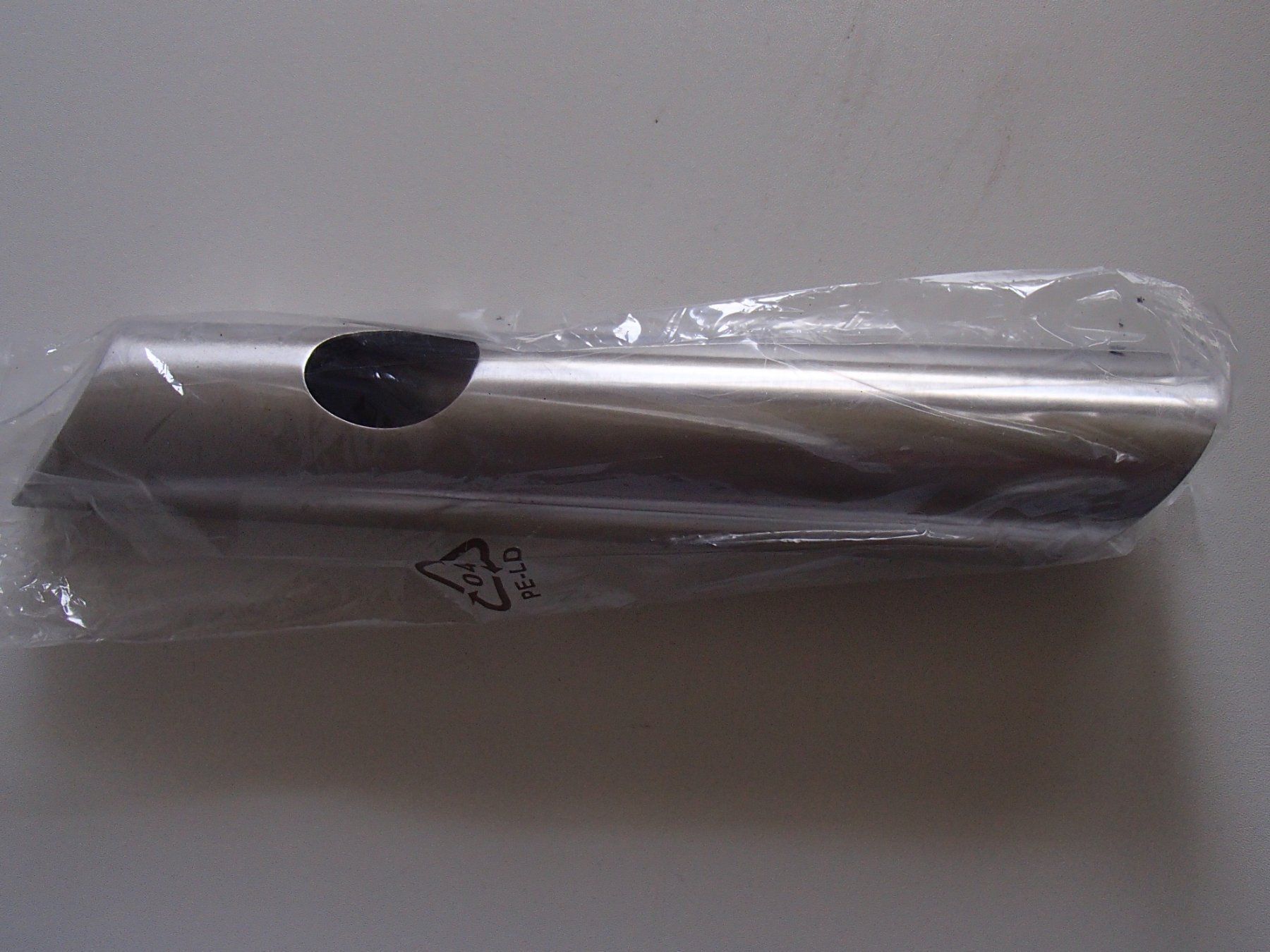 Weingestelle & -ständer: Chromstahl Weinflaschenhalter elegante moderne Form – Neu und originalverpackt aus Schöfflisdorf von pullux 4