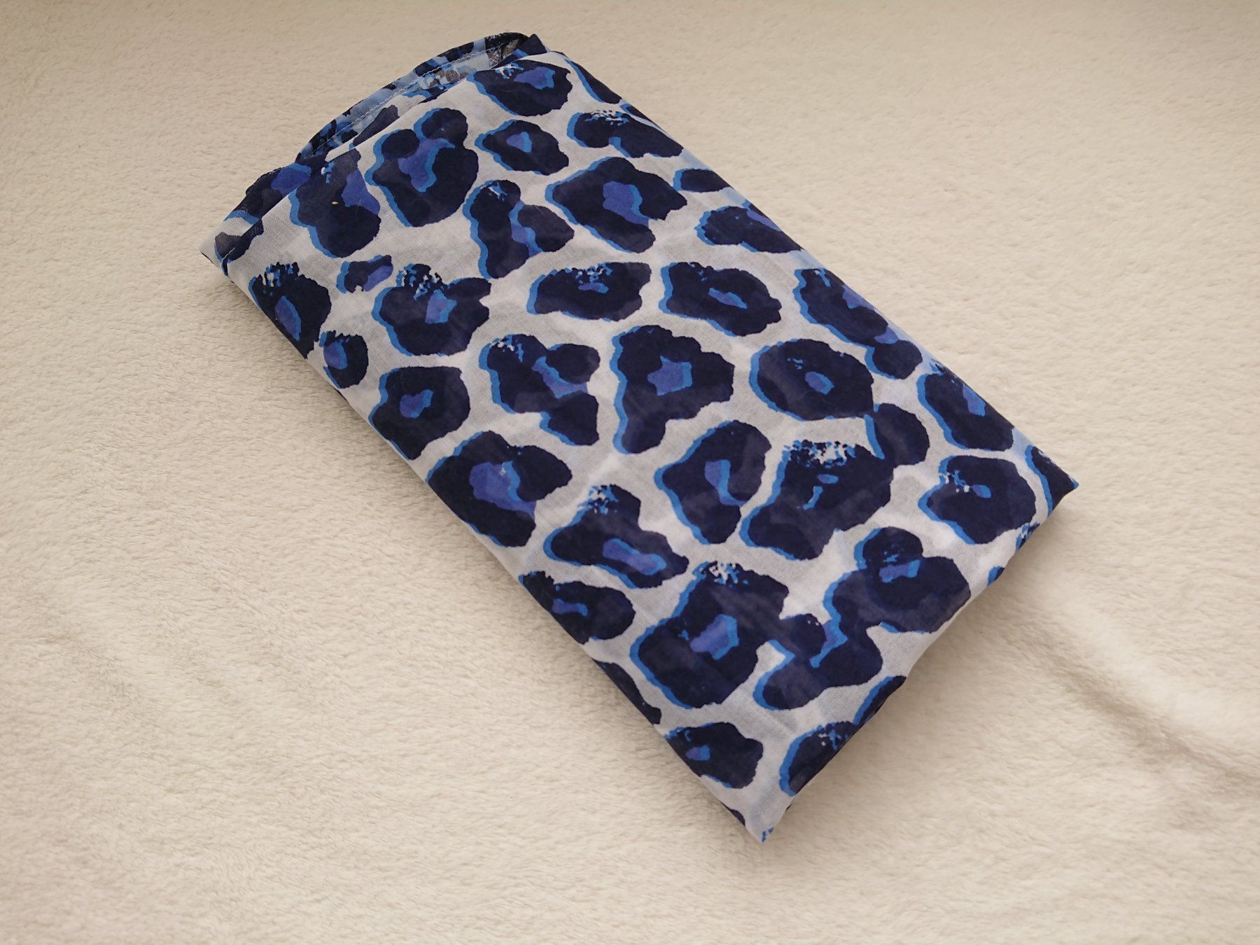 Foulard & Sciarpe: Damen Schal ca. 100cm x 180cm Blau 100% Polyester – Usato da Hallau venduto da CHACLA 2