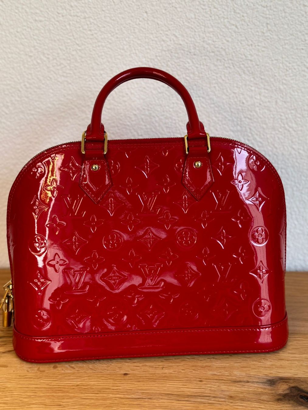 Louis Vuitton Borse da donna: Louis Vuitton Alma PM MV CERISE /RED – Nuovo (secondo la descrizione) da Oensingen venduto da TheBaggyClub 1