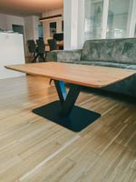 Couchtisch Wildeiche massiv, 110 × 70 cm – V-Fuss Metall