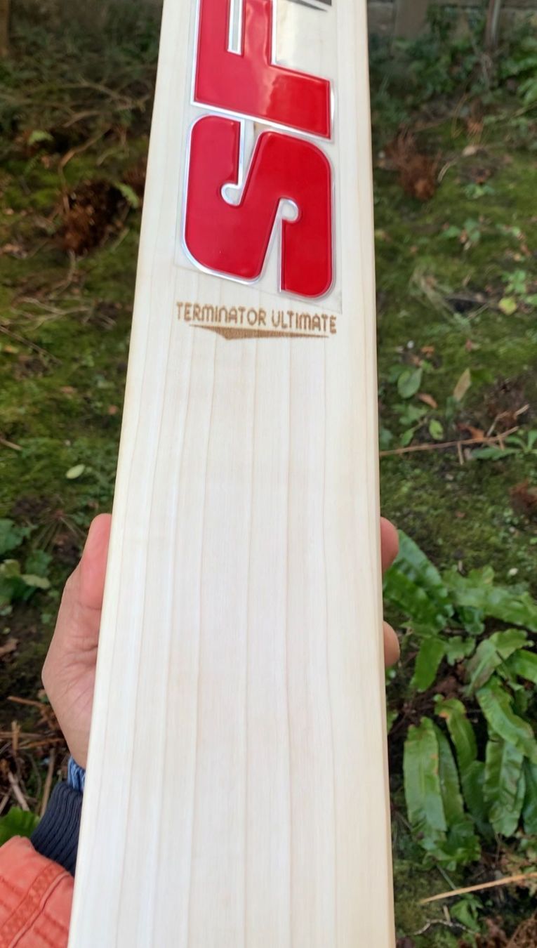 Articoli in legno: SF Terminator Ultimate English Willow SH – Nuovo e nell'imballaggio originale da Luzern venduto da ronymamuni 1