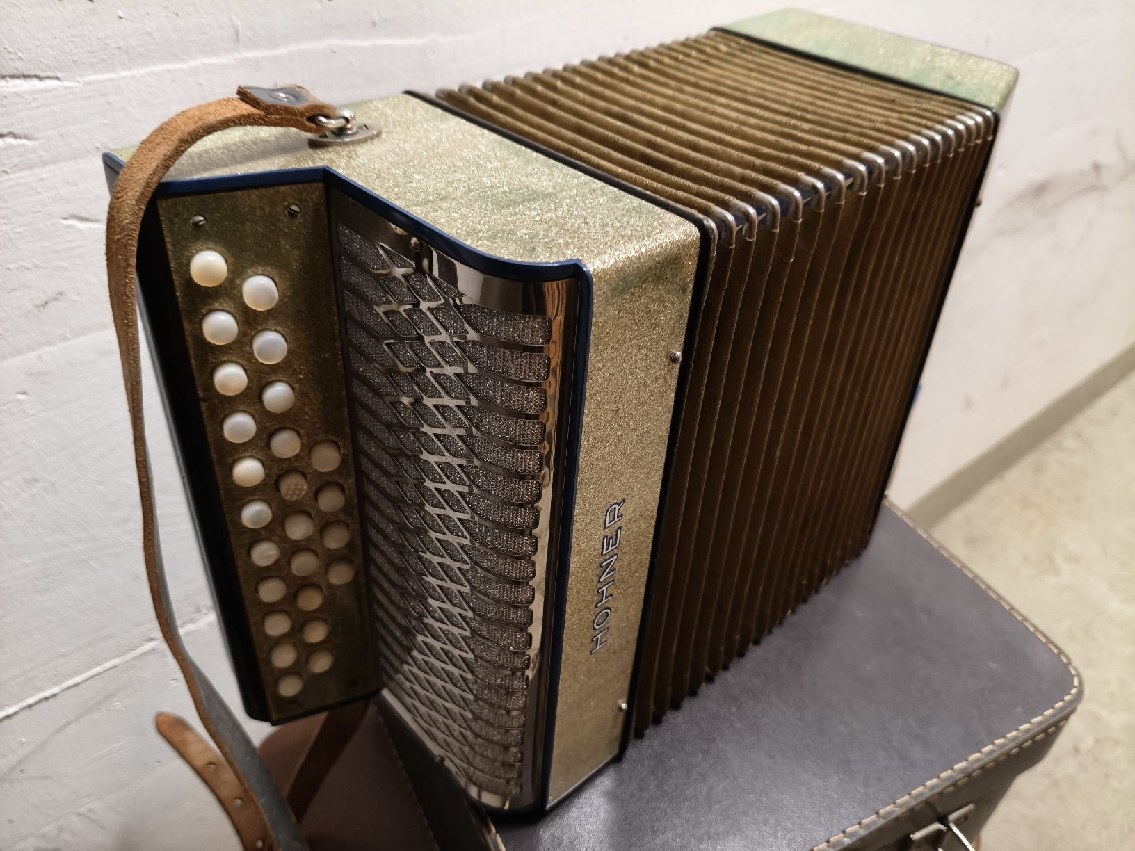 Hohner Musikinstrumente: Petit accordéon diatonique Hohner – Gebraucht aus neuchâtel von lualalk 5