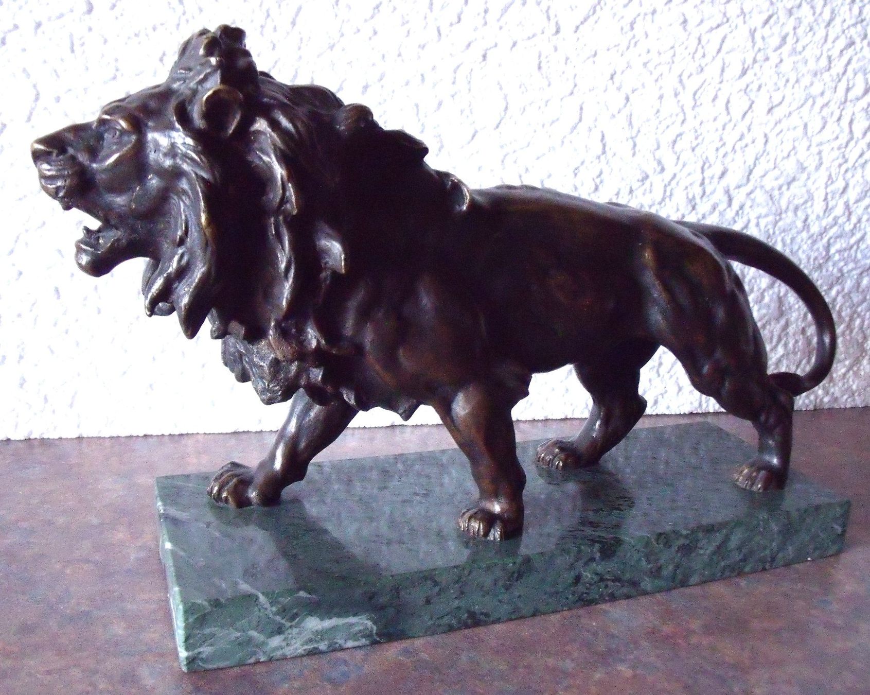 Statuette: BRONZE LÖWE GEPUNZT "MARTIN" – Usato da Neuenegg venduto da Holzli2