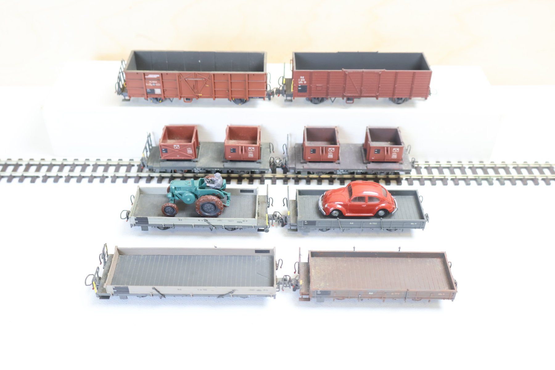 Bemo Modellini di ferrovie: BEMO RhB 8 x Güterwagen H0m Set – Usato da Winterthur venduto da Monstera 1