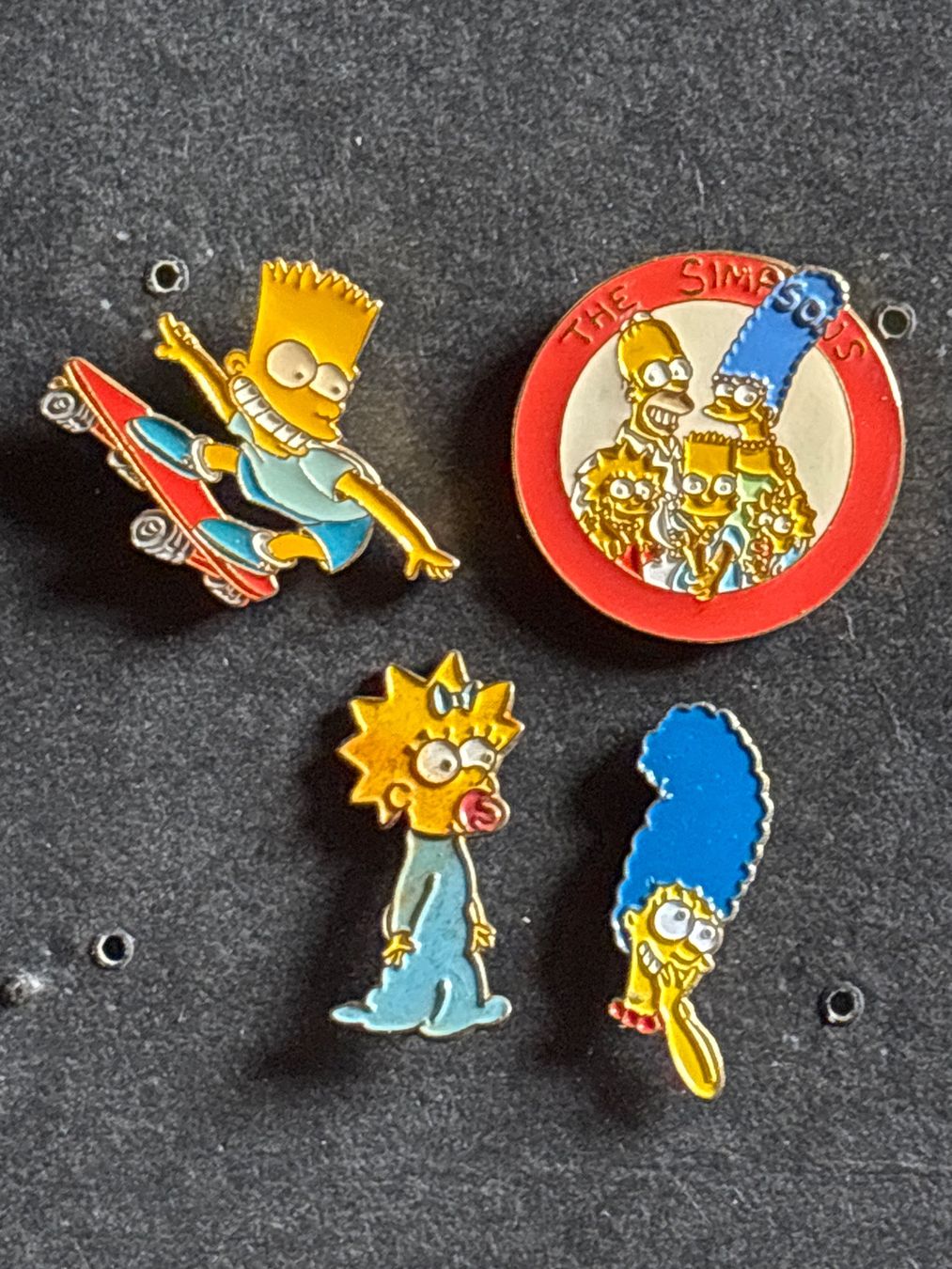 Placchette & Badge: Pins Simpsons – Usato da Lützelflüh-Goldbach venduto da NicoleL.