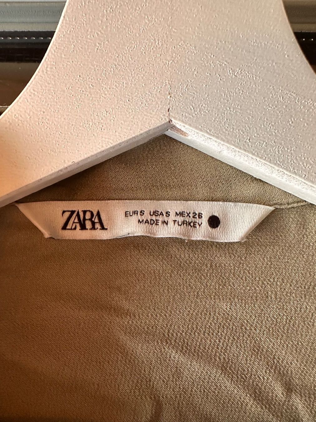 Zara Blusen: Zara Bluse Khaki Sommer Top – Gebraucht aus Zürich von BettinaMarie2308 1