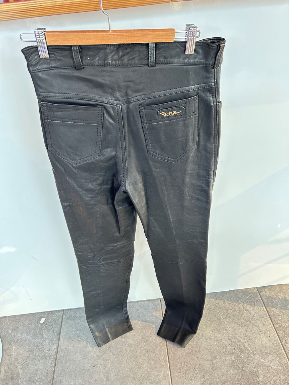 Jeans: RICHA Nubuklederjeans schwarz Gr. 46 – Neu (gemäss Beschreibung) aus Bättwil von paul74 1