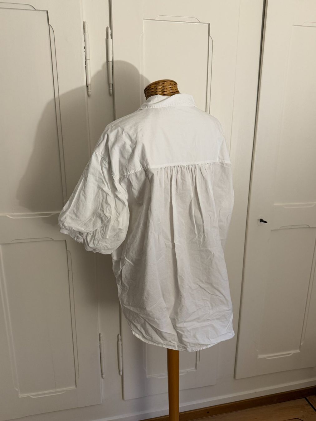 H&M Blusen: Bluse weiss oversized mit Puffärmeln M – Gebraucht aus Zürich von Diazaio 2