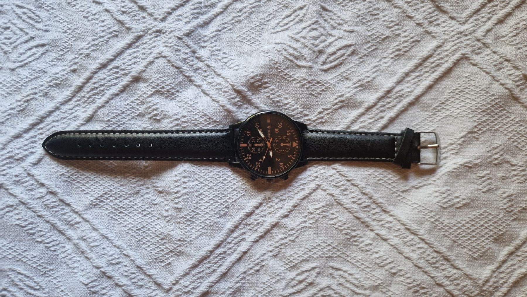 Orologi: Armbanduhr Quartz schwarz Lederarmband neuwertig – Nuovo e nell'imballaggio originale da Dussnang venduto da Ahmnonh01