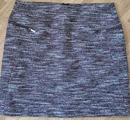 Mini-jupe pour l'hiver, taille 34