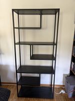 Bücherregal