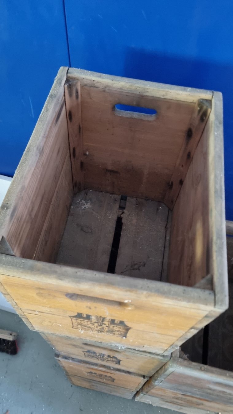 Casse di vino e birra: Alte Feldschlösschen Harassen – Usato da Balsthal venduto da preis.wert 2