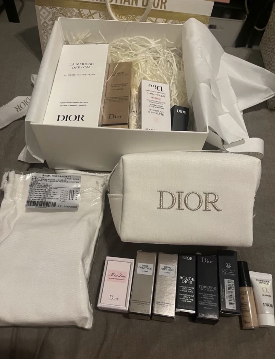 Borse: Dior Pouch Cosmetic Bag White – Nuovo e nell'imballaggio originale da Chur venduto da Madeys 3