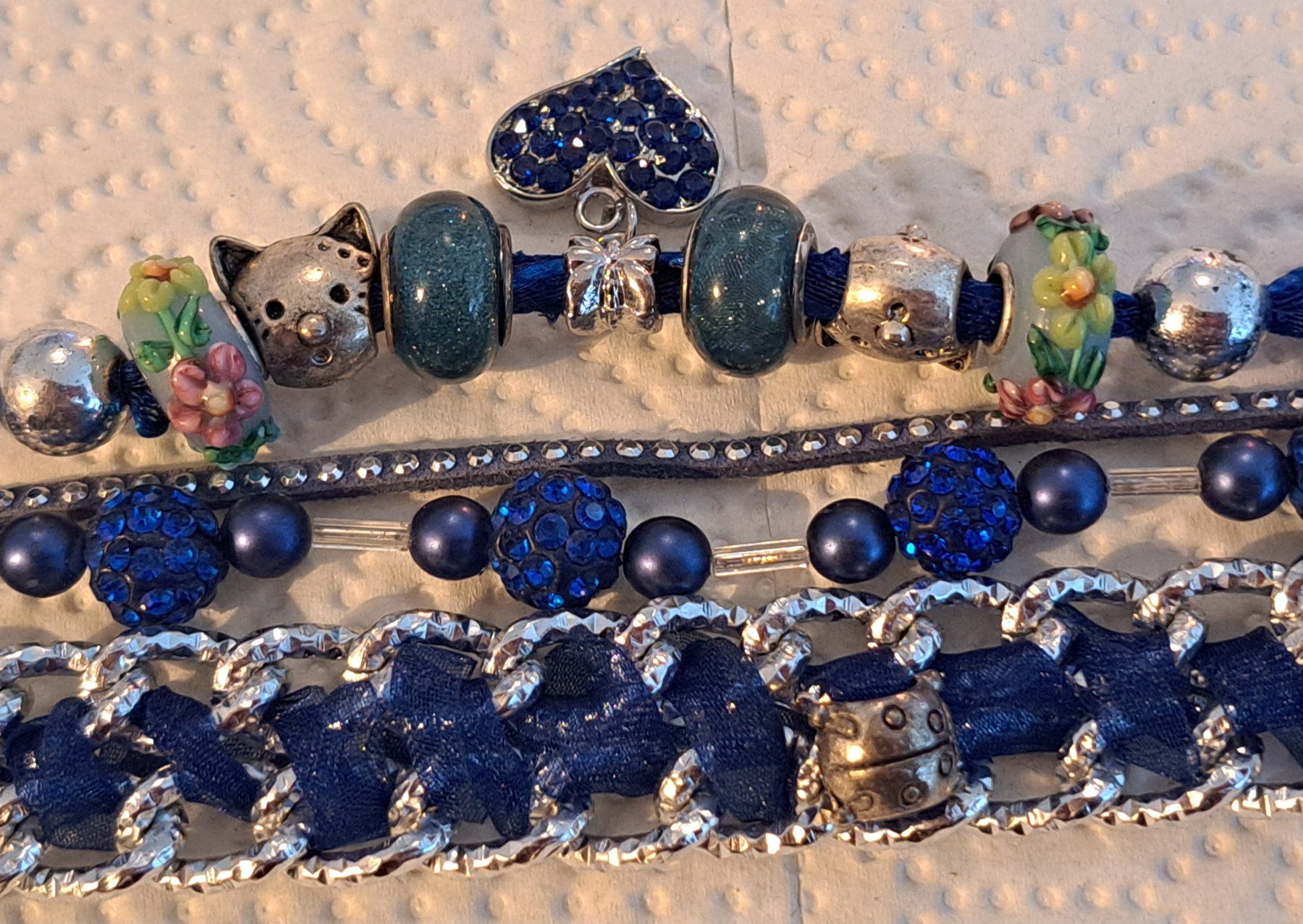 Armbänder & -reifen: Bracelet bleu – Gebraucht aus Biel/Bienne von raf_2yqq 1