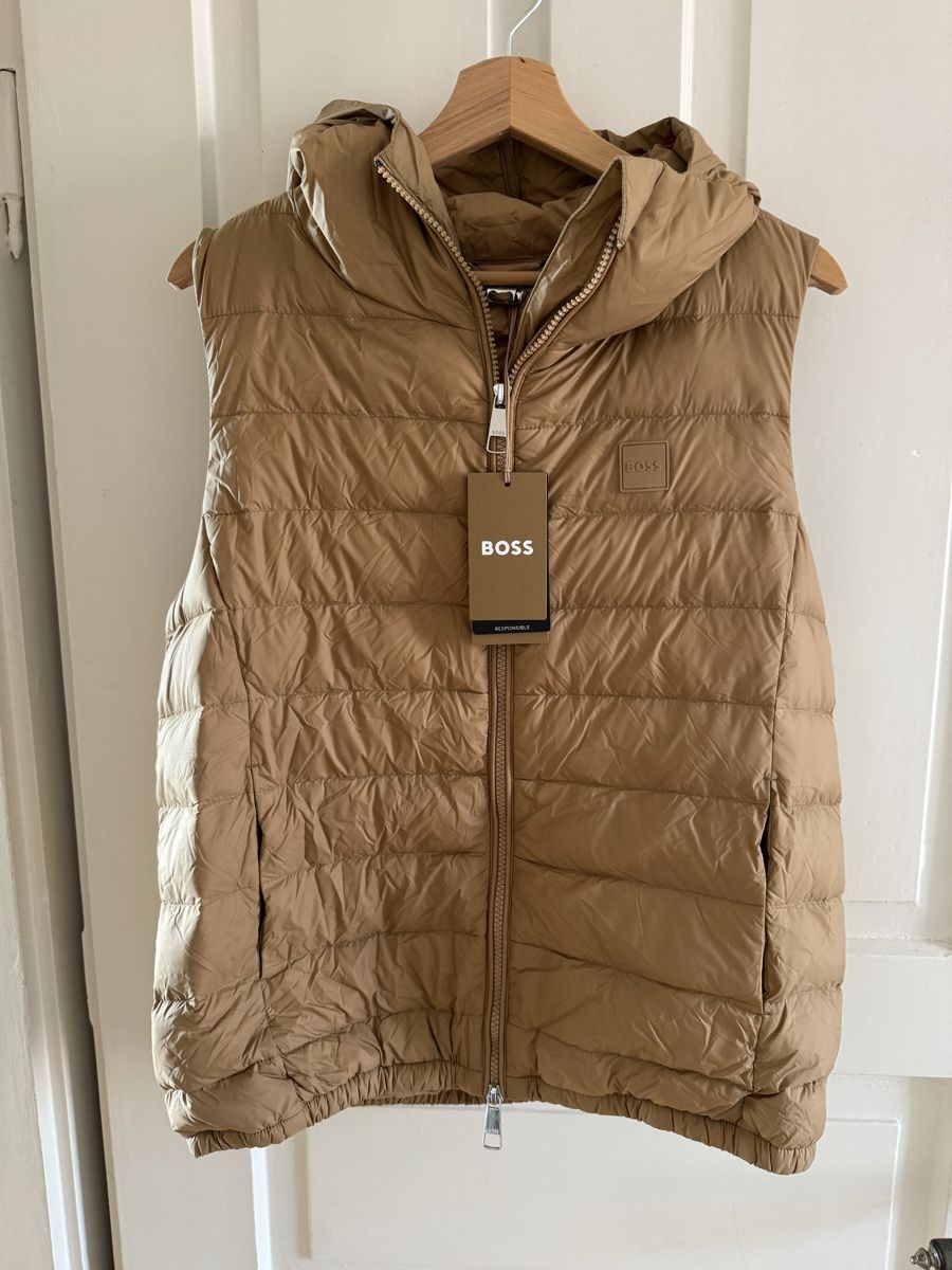 Hugo Boss Gilets & Westen: Neue BOSS Damen Daunenweste Gr.S – Neu und originalverpackt aus Thalwil von Iconicfashion 1