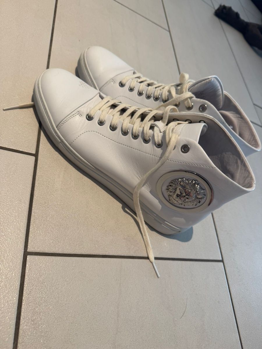Versace Scarpe da uomo: Herren Sneaker Versace Grösse 43  – Usato da Stetten AG venduto da Dekis-Tradingcards