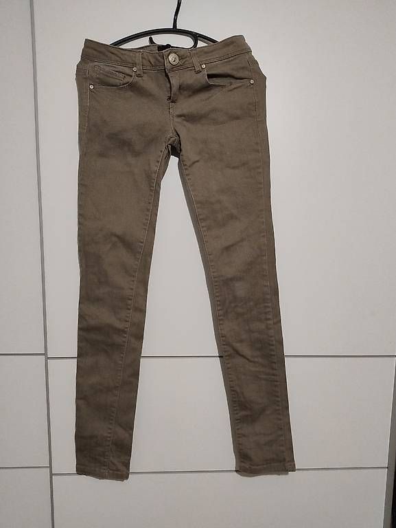 Pantaloni: Schöne Damen Hosen grösse 36  – Usato da Emmenbrücke venduto da Cinderella19861986